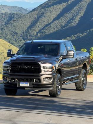 RAM 2500 6.7 I6 TURBO DIESEL LARAMIE NIGHT EDITION CD 4X4 AUTOMÁTICO